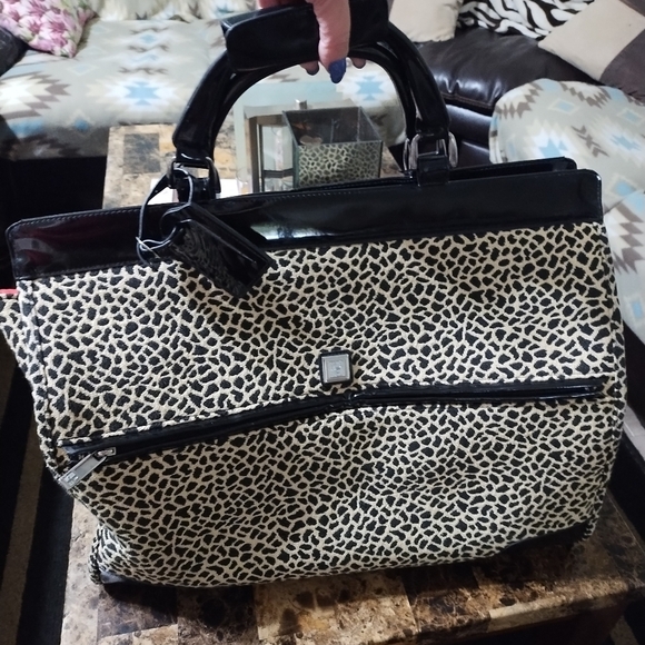 Diane Von Furstenberg Handbags - Diane Von Furstenburg Travel bag